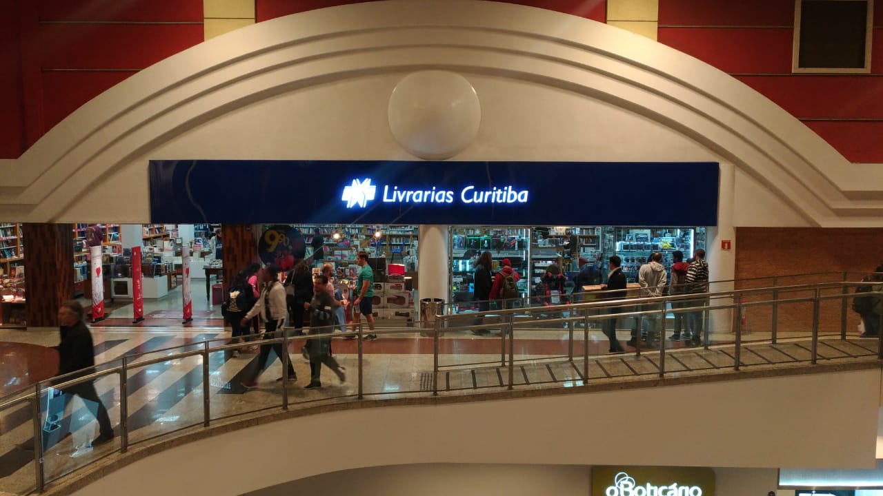 Fachada Com Fundo Em Acm E Logo Em Letra Caixa De Acrilico Com Iluminacao Interna Em Led Comunicacao Visual Em Curitiba Up Curitiba